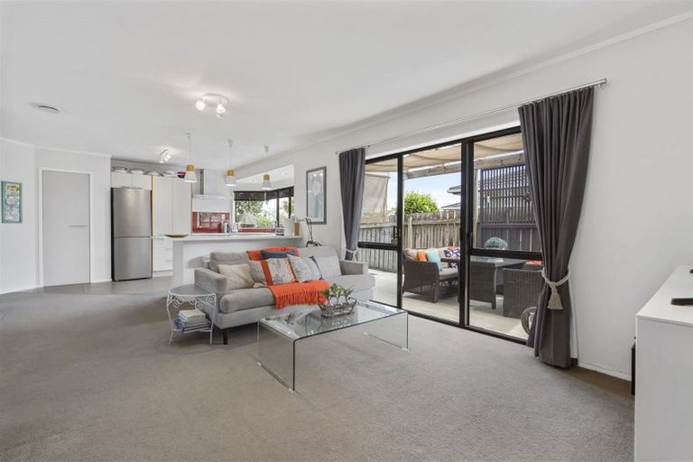 Photo of property in 34 Summermist Drive, Northpark, Auckland, 2013