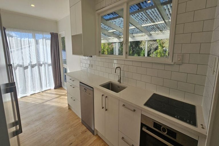 Photo of property in 5 Mcphail Street, Birkdale, Auckland, 0626