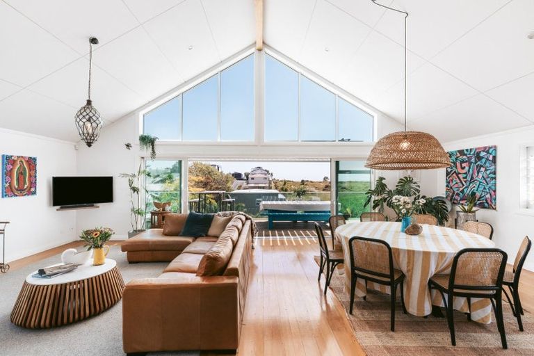 Photo of property in 1343 Papamoa Beach Road, Papamoa Beach, Papamoa, 3118