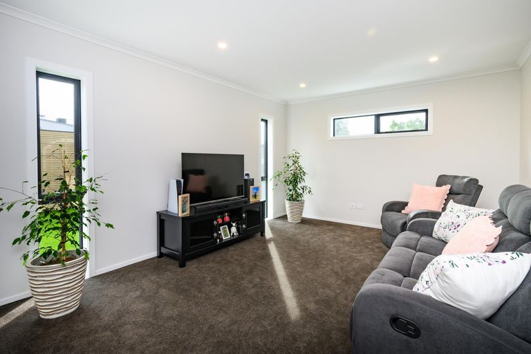 Photo of property in 12a Norwich Place, Awapuni, Palmerston North, 4412