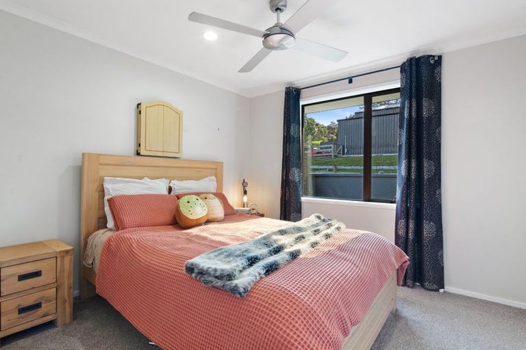 Photo of property in 20 Maddies Road, Kaukapakapa, 0873