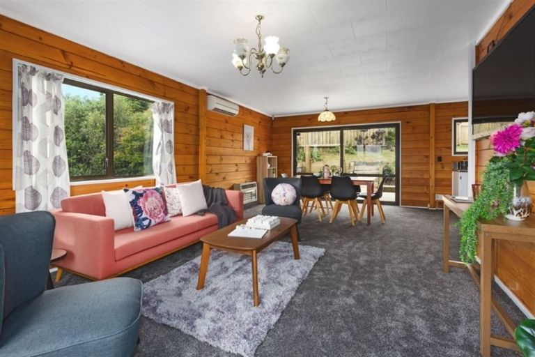 Photo of property in 2 Garboard Lane, Whitby, Porirua, 5024