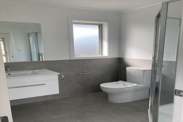 Photo of property in 30 Regis Park Drive, Pukekohe, 2120