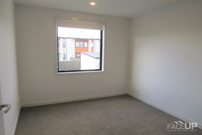 Photo of property in 28 Walter Merton Road, Hobsonville, Auckland, 0616