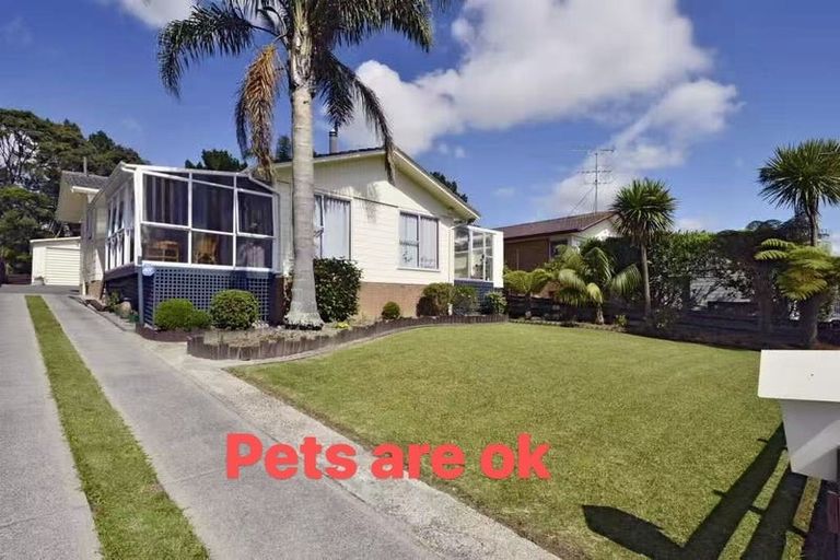 Photo of property in 25 Allington Road, Massey, Auckland, 0614