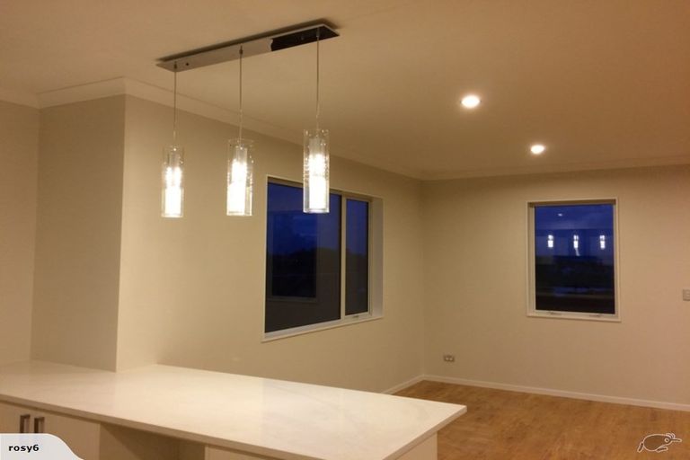 Photo of property in 43 Maylee Crescent, Gulf Harbour, Whangaparaoa, 0930