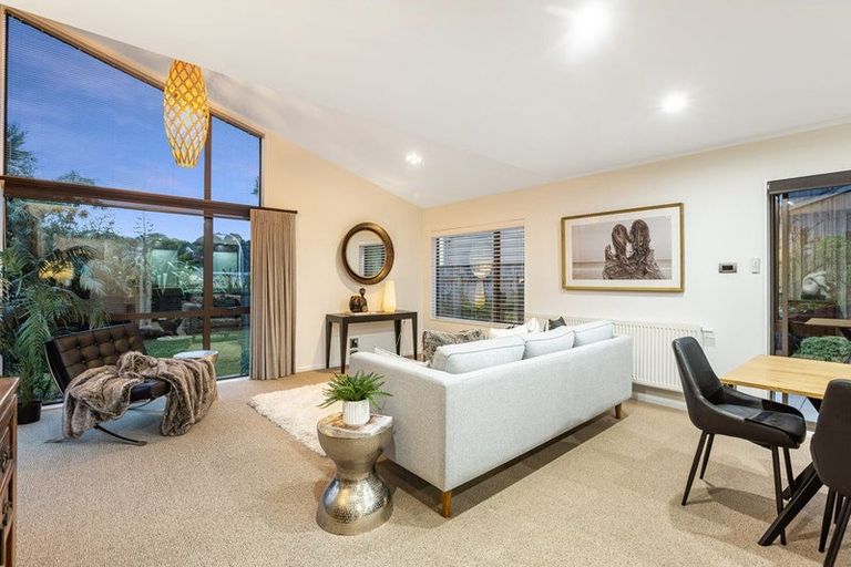 Photo of property in 37 Navigation Drive, Whitby, Porirua, 5024