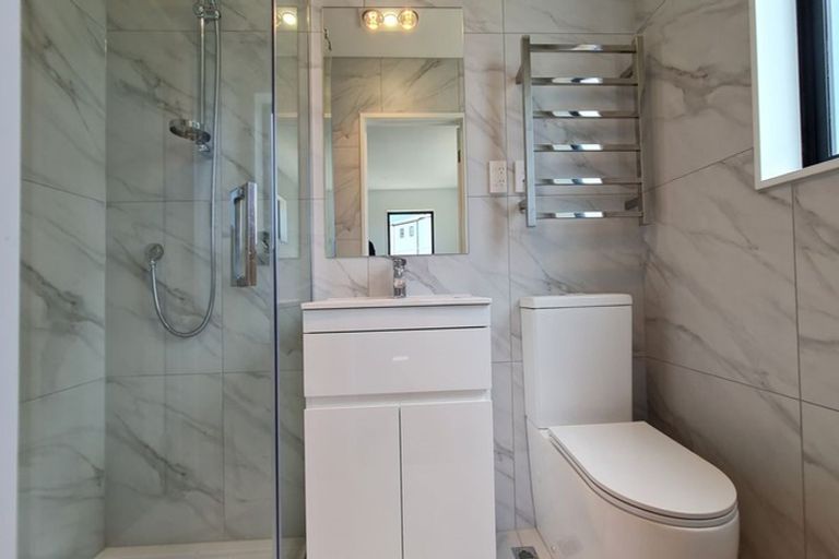 Photo of property in 43b Crestview Rise, Papakura, 2110