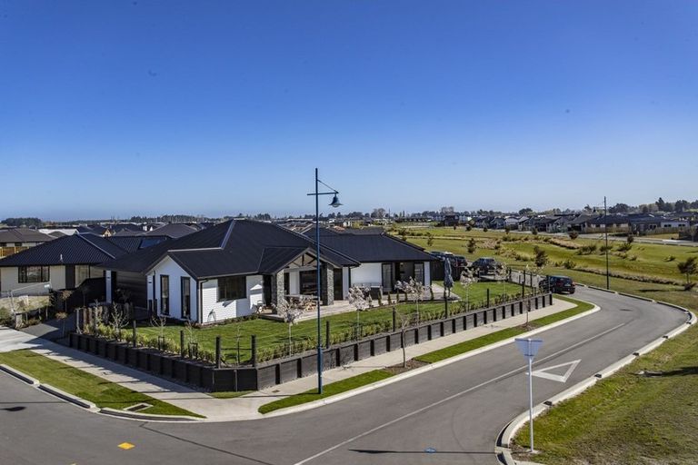 Photo of property in 48 Te Hurunui Drive, Pegasus, 7612