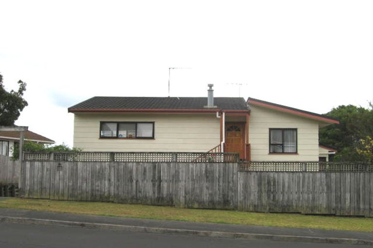 Photo of property in 25 Athena Drive, Totara Vale, Auckland, 0629