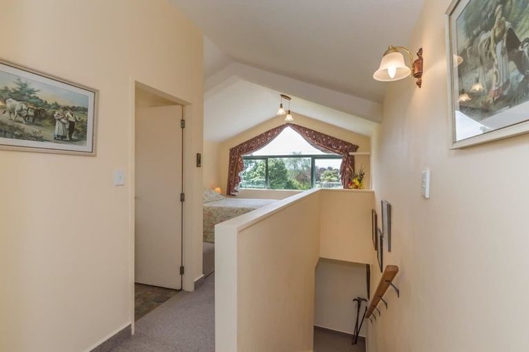 Photo of property in 370 Tararua Road, Levin, 5571