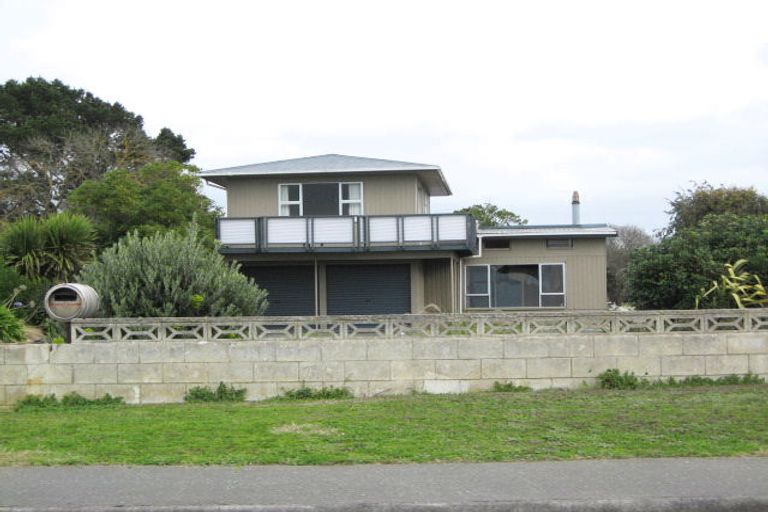 Photo of property in 128 Beach Road, Haumoana, 4102