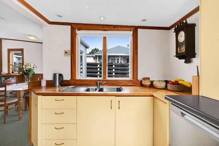 Photo of property in 210a Tukapa Street, Westown, New Plymouth, 4310