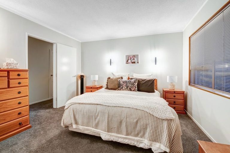 Photo of property in 20 Whangaparaoa Road, Red Beach, 0932