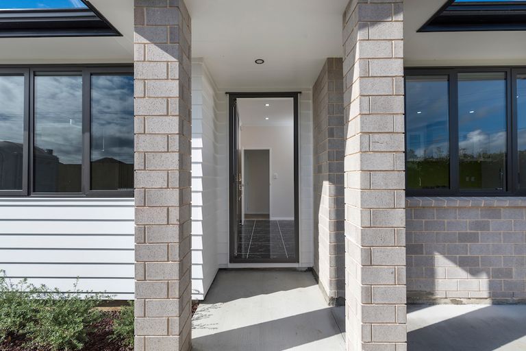 Photo of property in 19a Mackenzie Street, Te Atatu South, Auckland, 0610