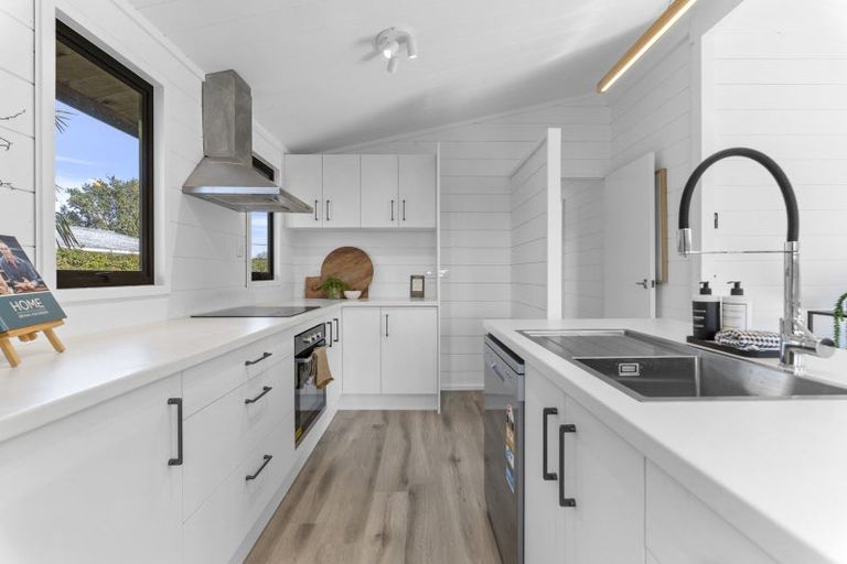 Photo of property in 247 Tukapa Street, Westown, New Plymouth, 4310