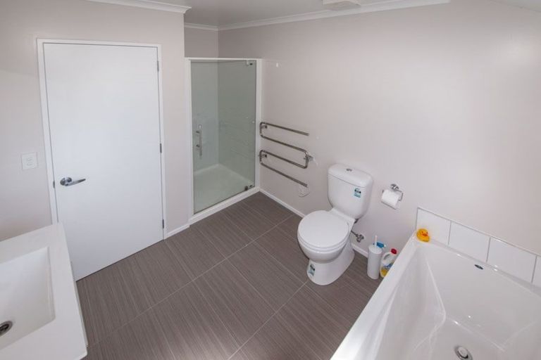 Photo of property in 8 Montego Place, Grenada Village, Wellington, 6037