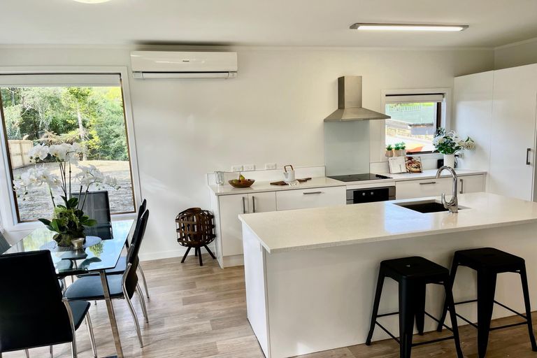 Photo of property in 192 Henderson Valley Road, Henderson, Auckland, 0612