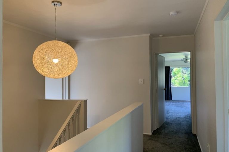 Photo of property in 2/20 Lagoon Way, West Harbour, Auckland, 0618