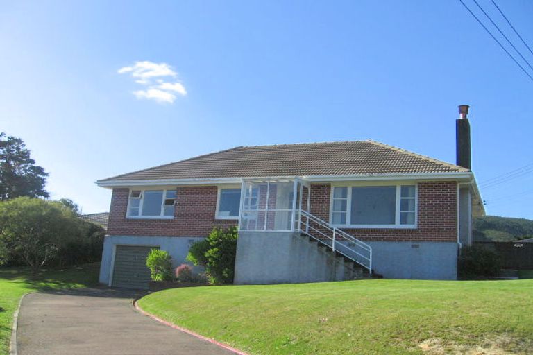 Photo of property in 33 Allen Terrace, Tawa, Wellington, 5028