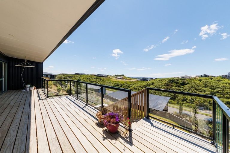 Photo of property in 121 Cashmere Drive, Fitzherbert, Palmerston North, 4410