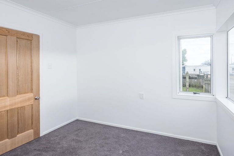 Photo of property in 8 Cambridge Street, Levin, 5510