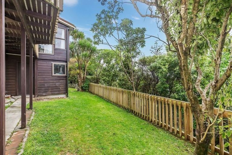 Photo of property in 35 Fyvie Avenue, Tawa, Wellington, 5028