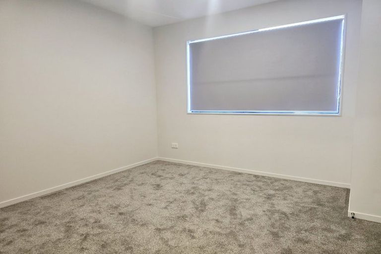 Photo of property in 2/11 Seymour Road, Sunnyvale, Auckland, 0612