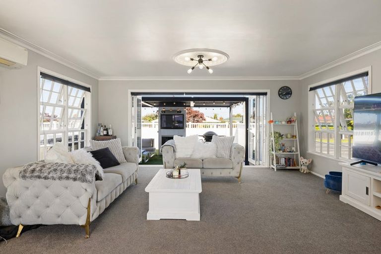 Photo of property in 166 Sandwich Road, St Andrews, Hamilton, 3200