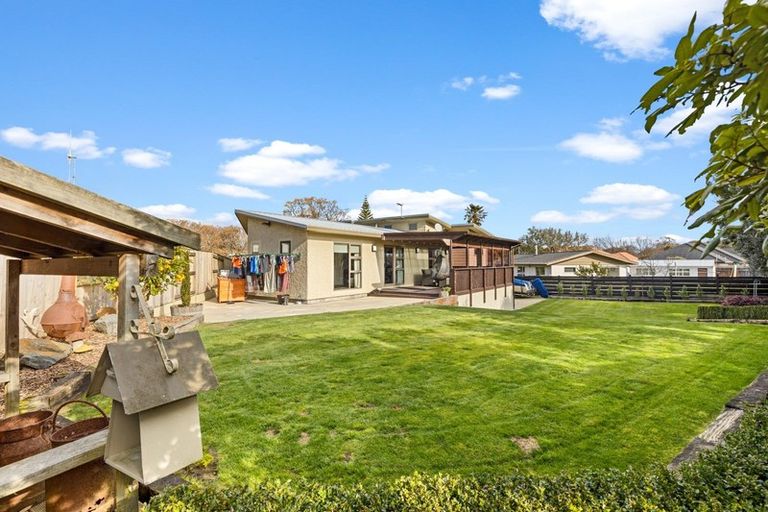 Photo of property in 32 Haast Place, Awapuni, Palmerston North, 4412