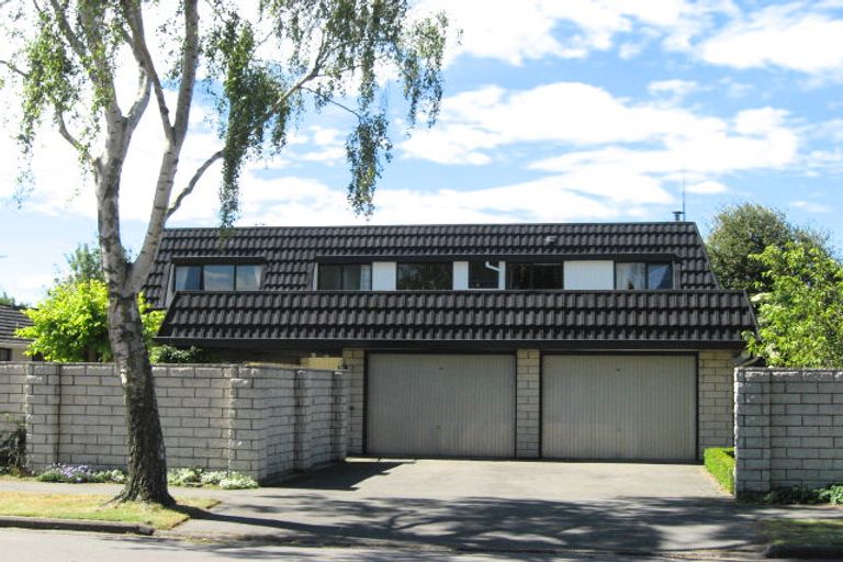 Photo of property in 11 Jamell Place, Avonhead, Christchurch, 8042