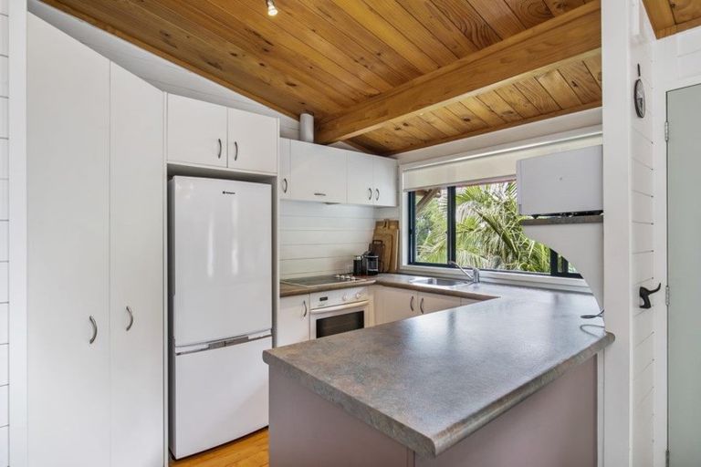 Photo of property in 98 Hadfield Street, Beach Haven, Auckland, 0626