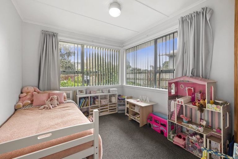 Photo of property in 33 Clearmont Crescent, Blagdon, New Plymouth, 4310