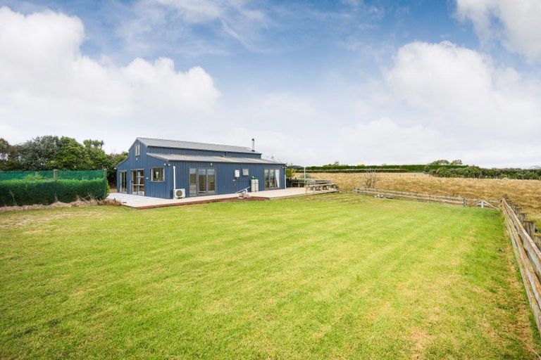 Photo of property in 21 Sutherland Road, Sanson, Palmerston North, 4479