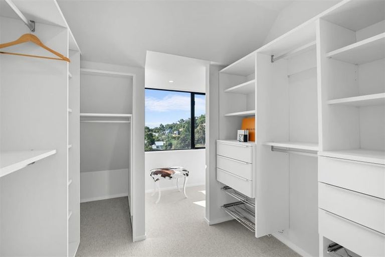 Photo of property in 19 Osmond Lane, Mount Pleasant, Christchurch, 8081