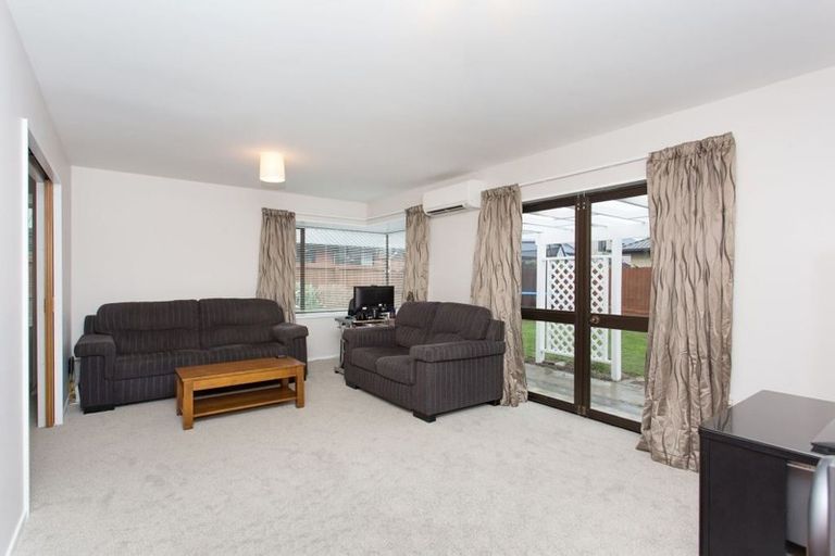 Photo of property in 49 Lowry Avenue, Redwood, Christchurch, 8051