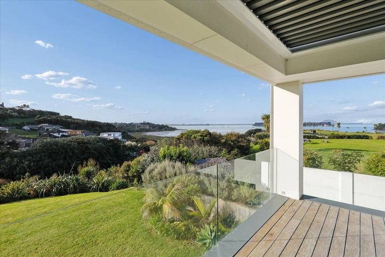 Photo of property in 51 Lynley Park Drive, Omokoroa, 3114