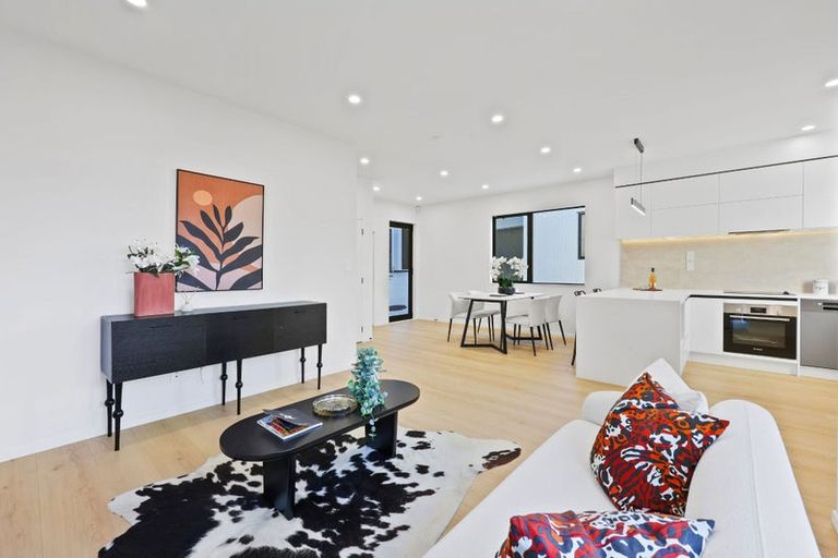 Photo of property in 13b Meadway, Sunnyhills, Auckland, 2010