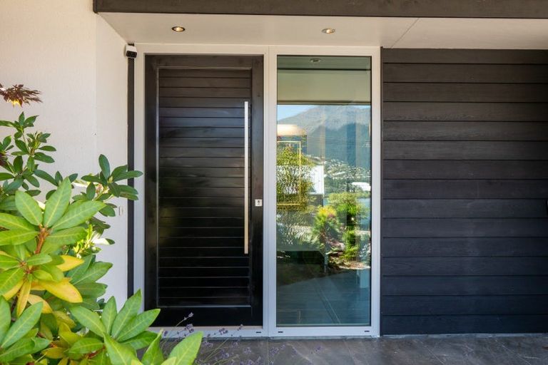 Photo of property in 468 Peninsula Road, Kelvin Heights, Queenstown, 9300
