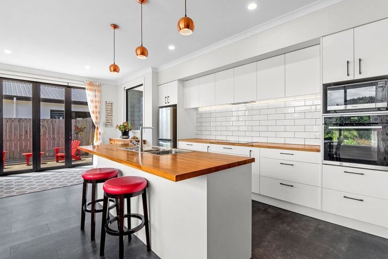 Photo of property in 22 Genia Drive, Wakefield, 7025