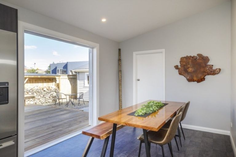 Photo of property in 102 Ferguson Street, West End, Palmerston North, 4412