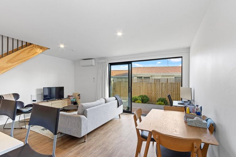 Photo of property in 2/45 Division Street, Riccarton, Christchurch, 8041