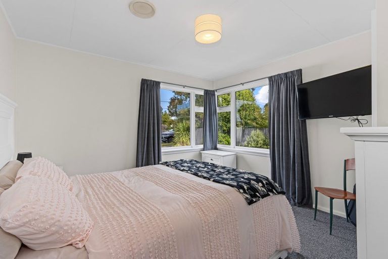 Photo of property in 215 Breezes Road, Aranui, Christchurch, 8061