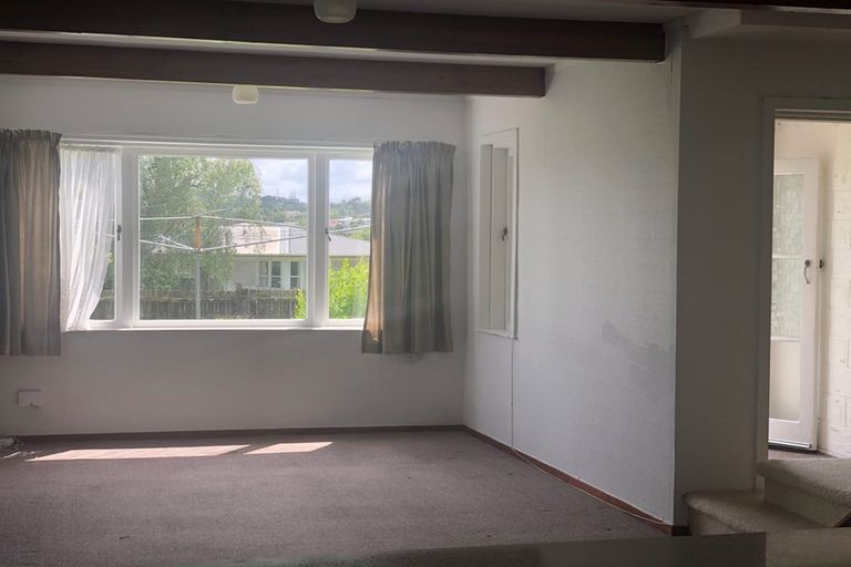 Photo of property in 3 Trinidad Road, Sunnynook, Auckland, 0620