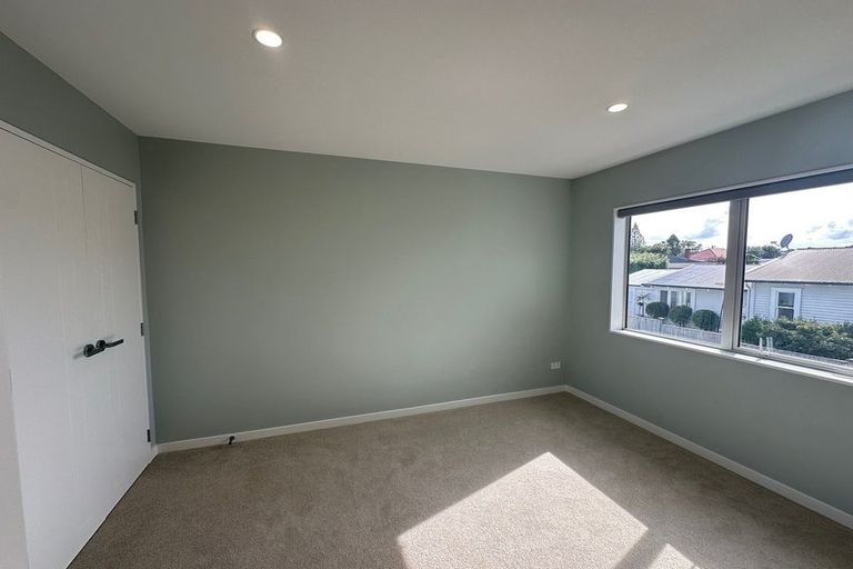 Photo of property in 17 David Street, Bayswater, Auckland, 0622