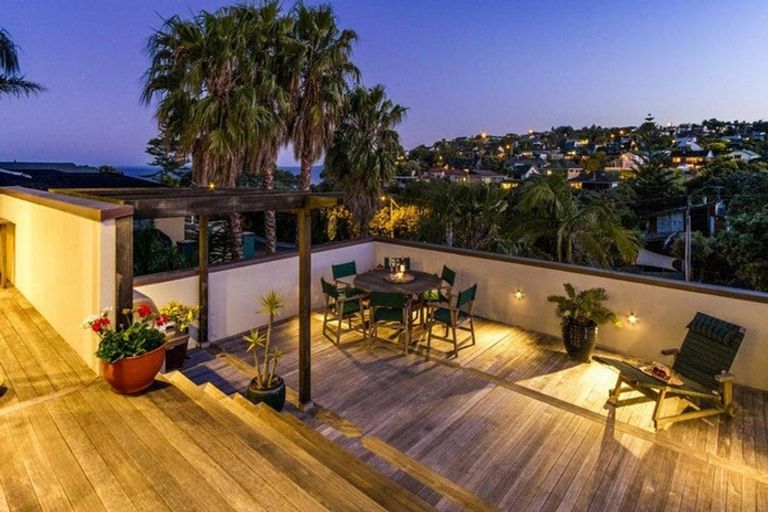 Photo of property in 1/46 Masterton Road, Rothesay Bay, Auckland, 0630