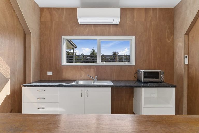 Photo of property in 24 Sarona Park Drive, Omanawa, 3171