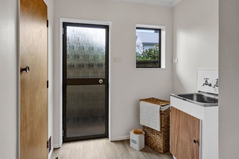 Photo of property in 2/153 Tukapa Street, Westown, New Plymouth, 4310