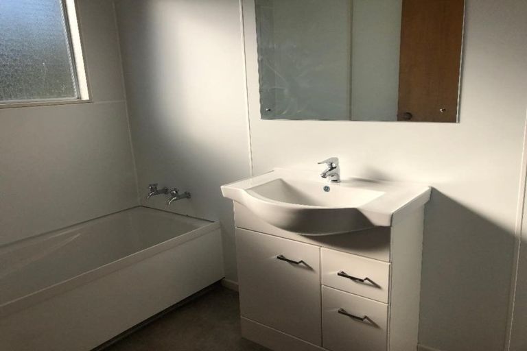 Photo of property in 2/16 Puriri Street, Hilltop, Taupo, 3330