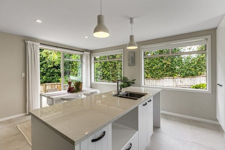 Photo of property in 6a Moera Place, Stanmore Bay, Whangaparaoa, 0932